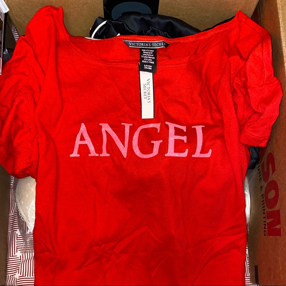 Victoria’s Secret red short sleeve tee